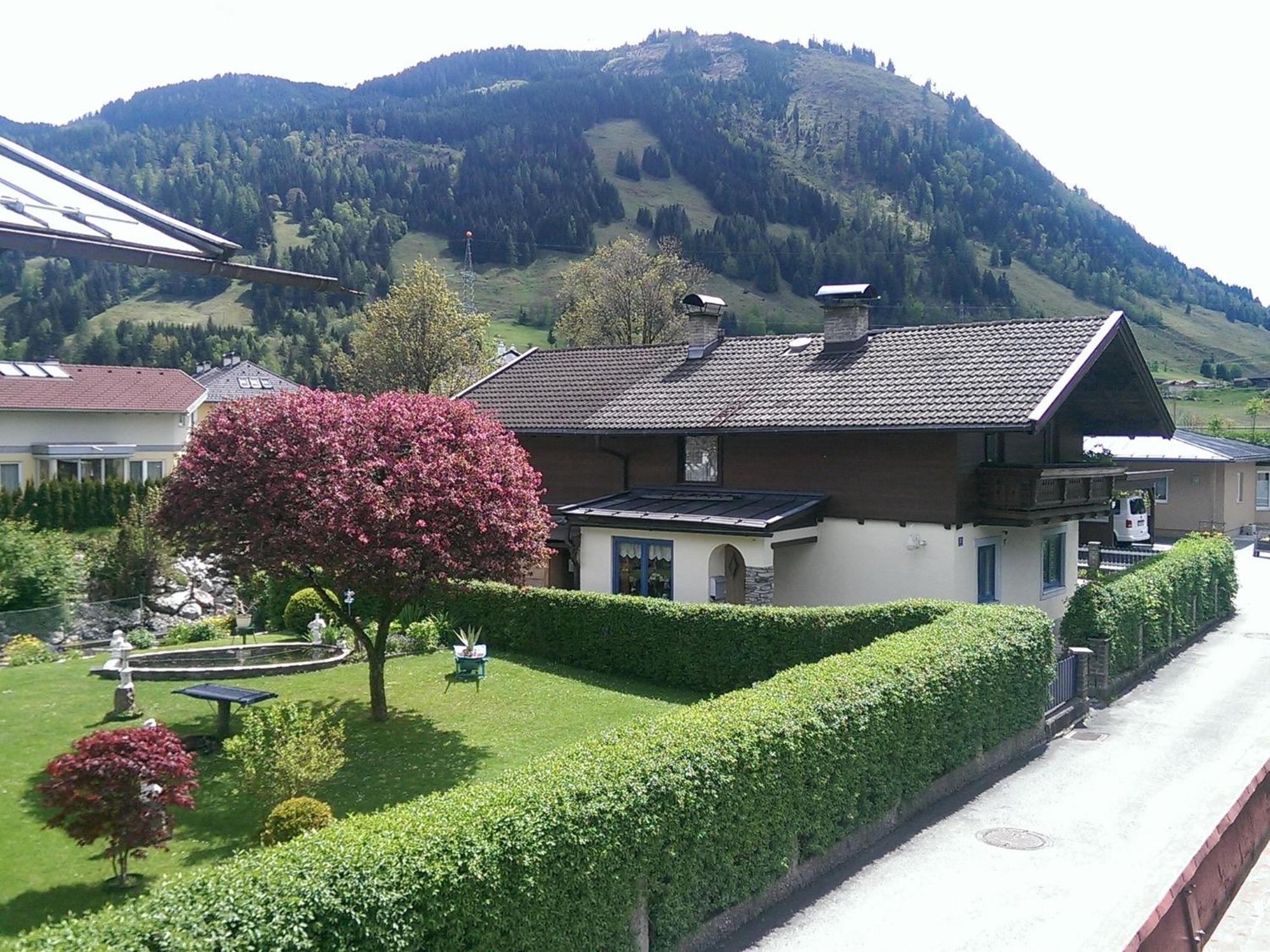 Detached Chalet Close To The Ski Area Villa Bruck an der Grossglocknerstrasse Luaran gambar